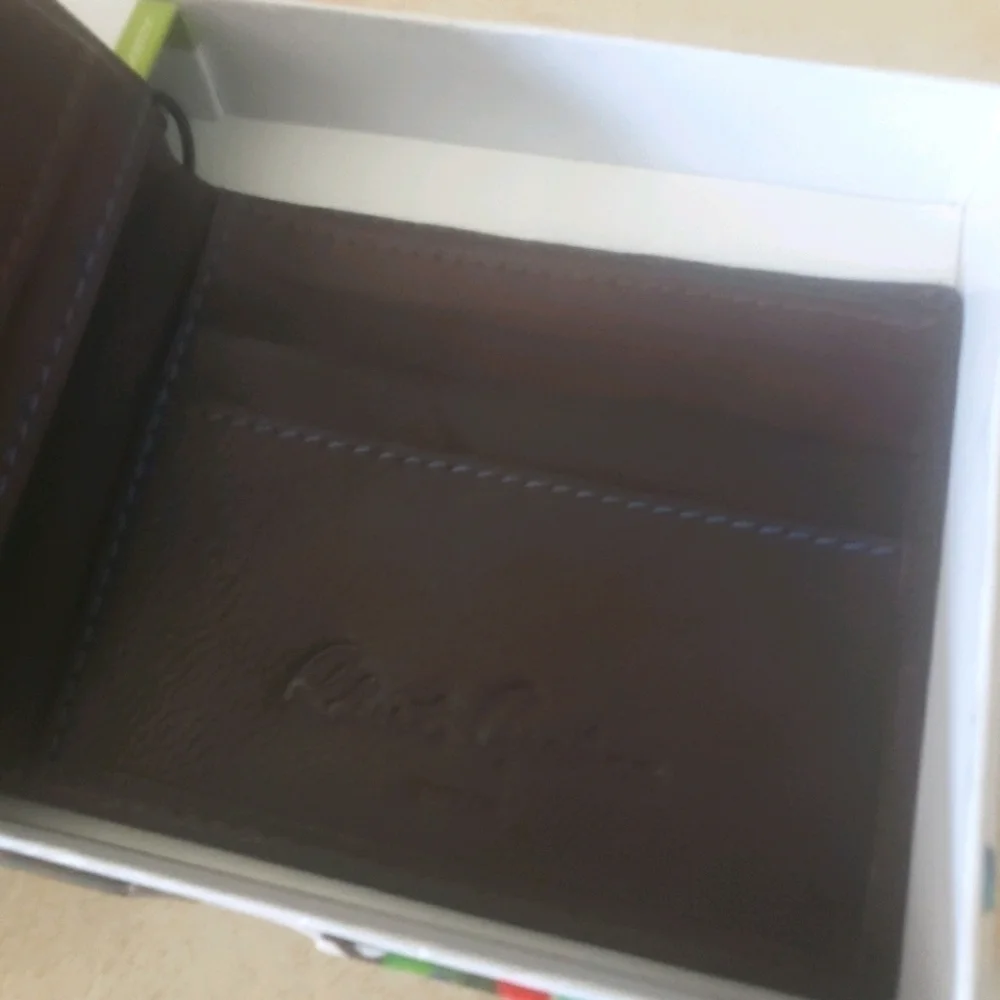 NEW! ROBERT GRAHAM Men's Designer Leather RFID Protected Bi-Fold Wallet.